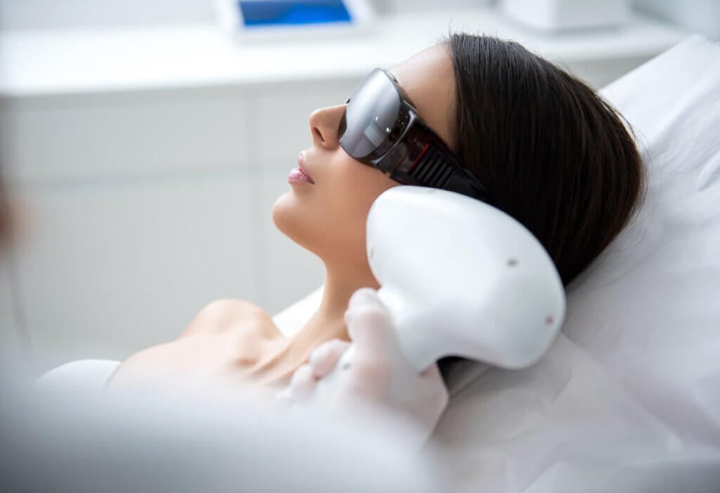 Laser Ear Hair Removal [Everything You Need to Know!]